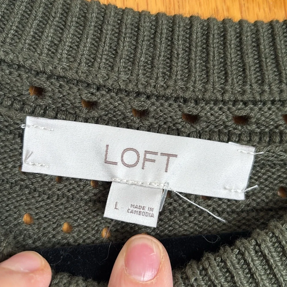 LOFT Women's Green Sweater - Picture 2 of 4
